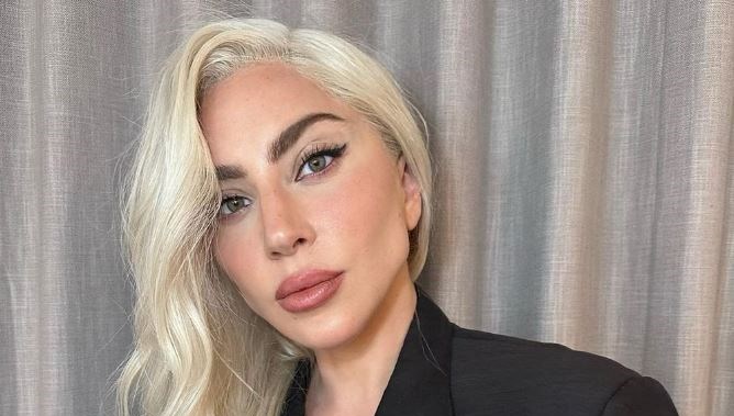 Lady Gaga, erkek olduğu yönündeki iddialara yanıt verdi