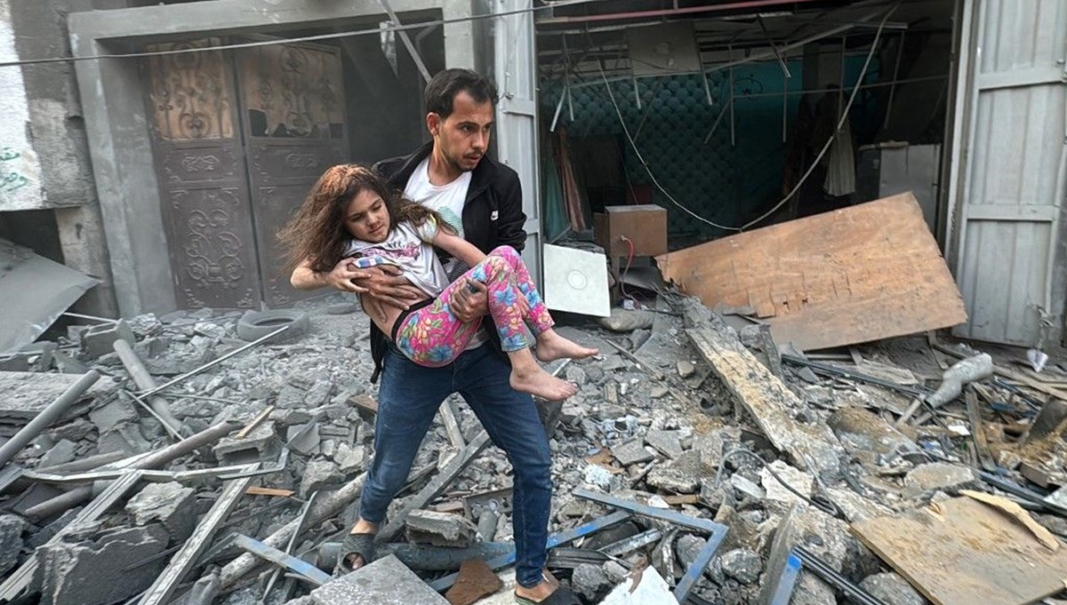 İsrail, bir kez daha Cibaliye'yi vurdu: 32 kişi öldü İsrail, bir kez daha Cibaliye'yi vurdu: 32 kişi öldü