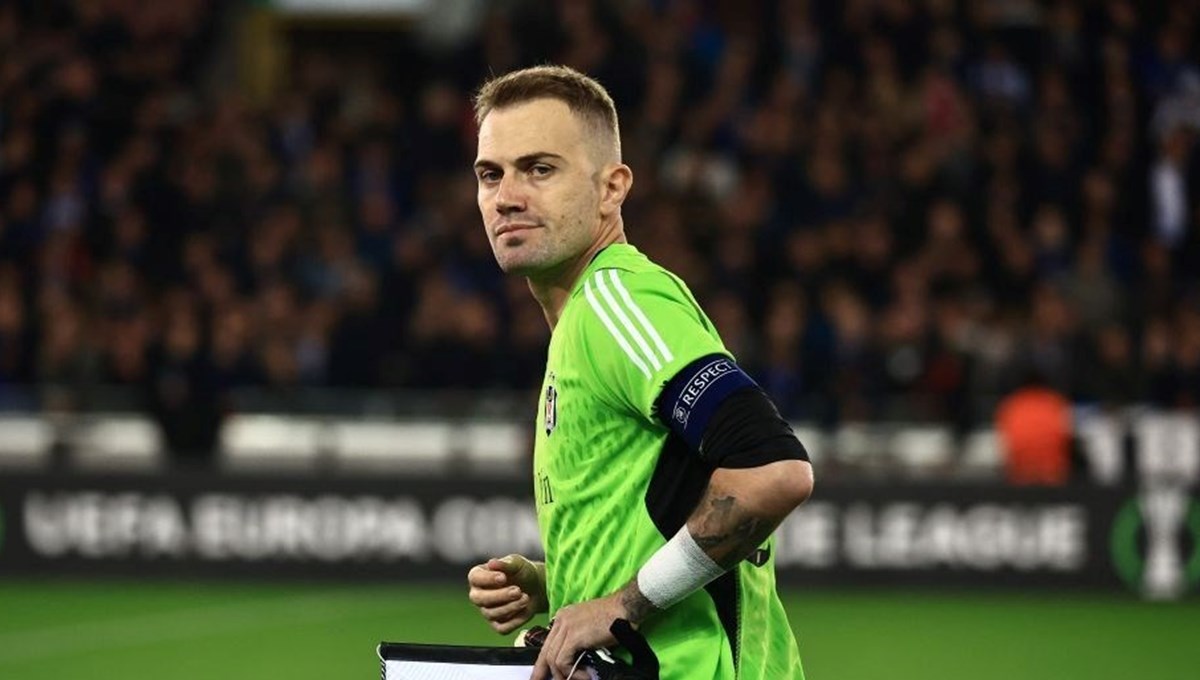 Beşiktaş'ta Mert Günok sakatlandı Beşiktaş'ta Mert Günok sakatlandı