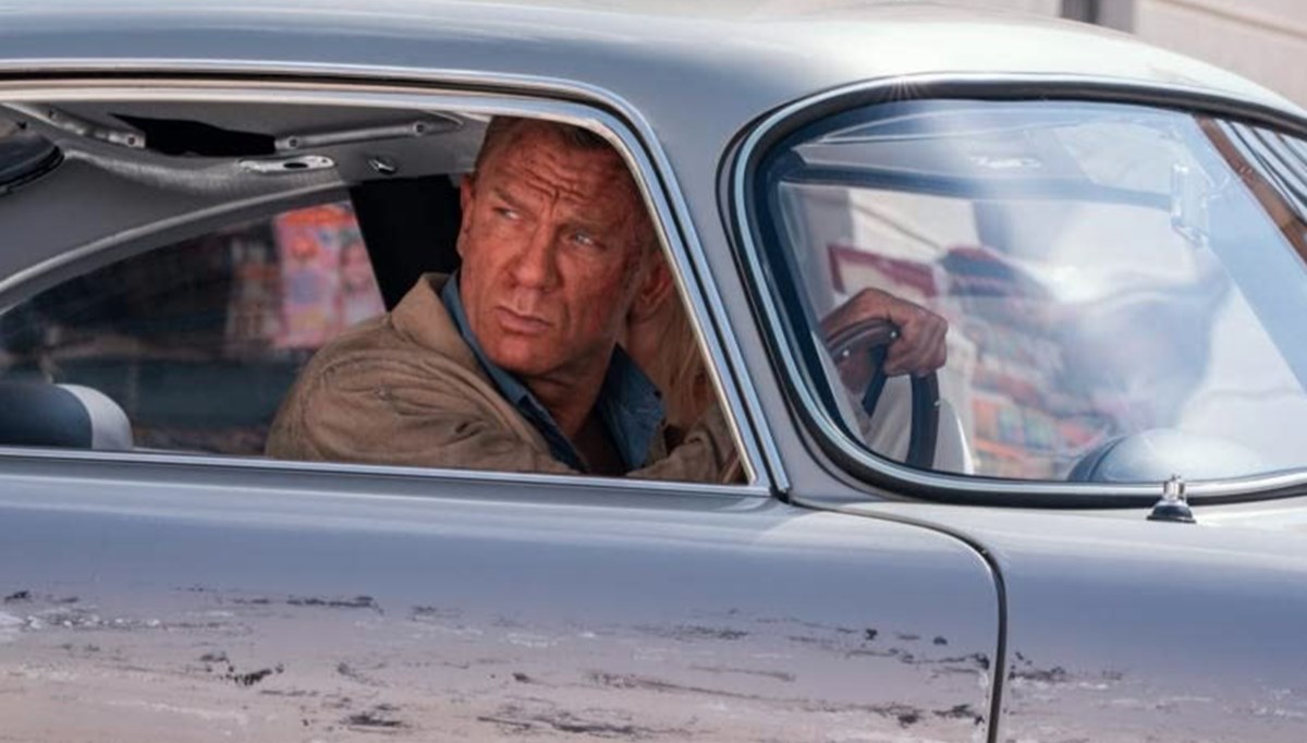 James Bond'un otomobili açık artırmaya çıkıyor