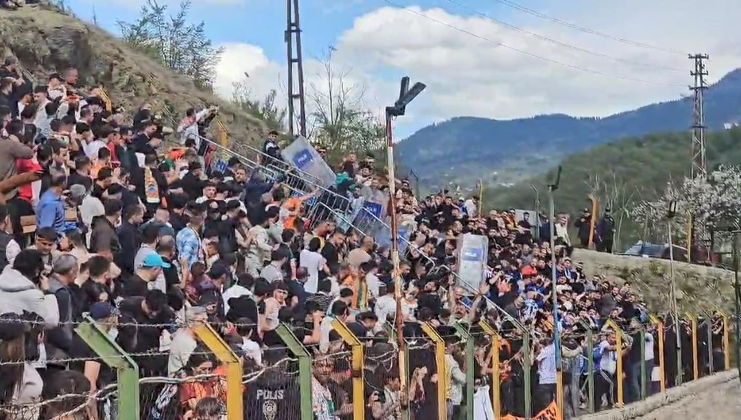Artvin'de amatör lig maçında kavga: Müsabaka tatil edildi