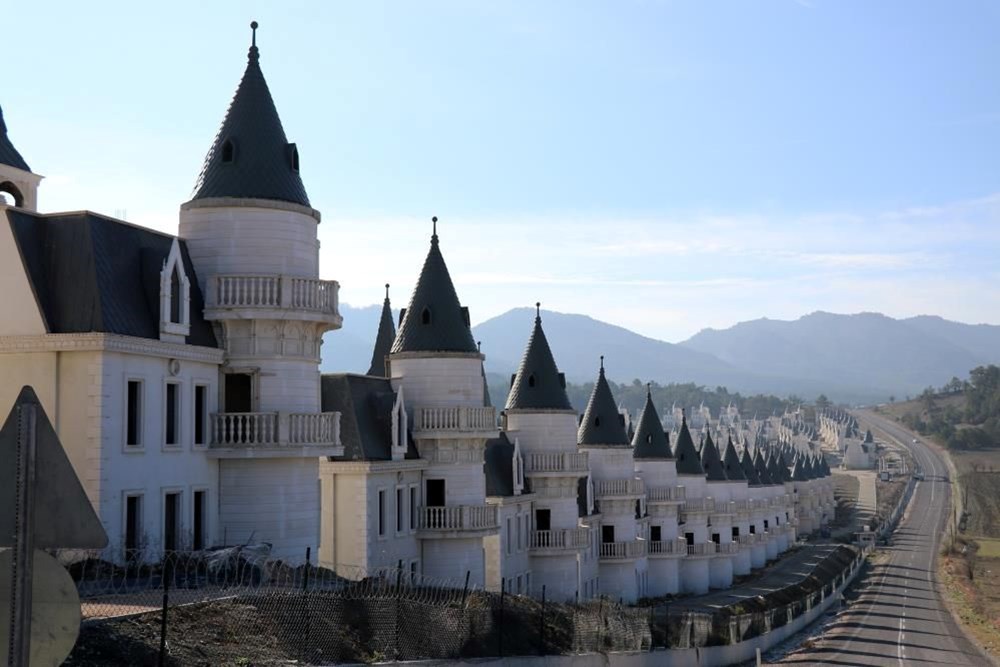 Peri Masalı'ndan dev vurgun çıktı! Bolu'daki şato dolandırıcılığına 885 yıl hapis talebi - 2