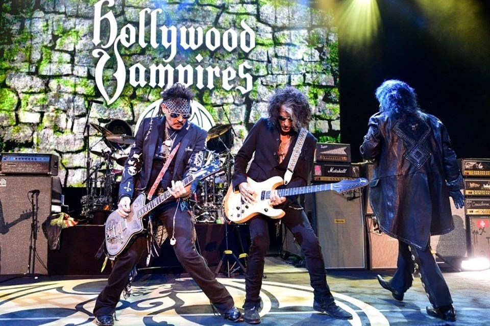 Johnny Depp'li Hollywood Vampires grubu İstanbul konserinin gelirini depremzedelere bağışlayacak - 1