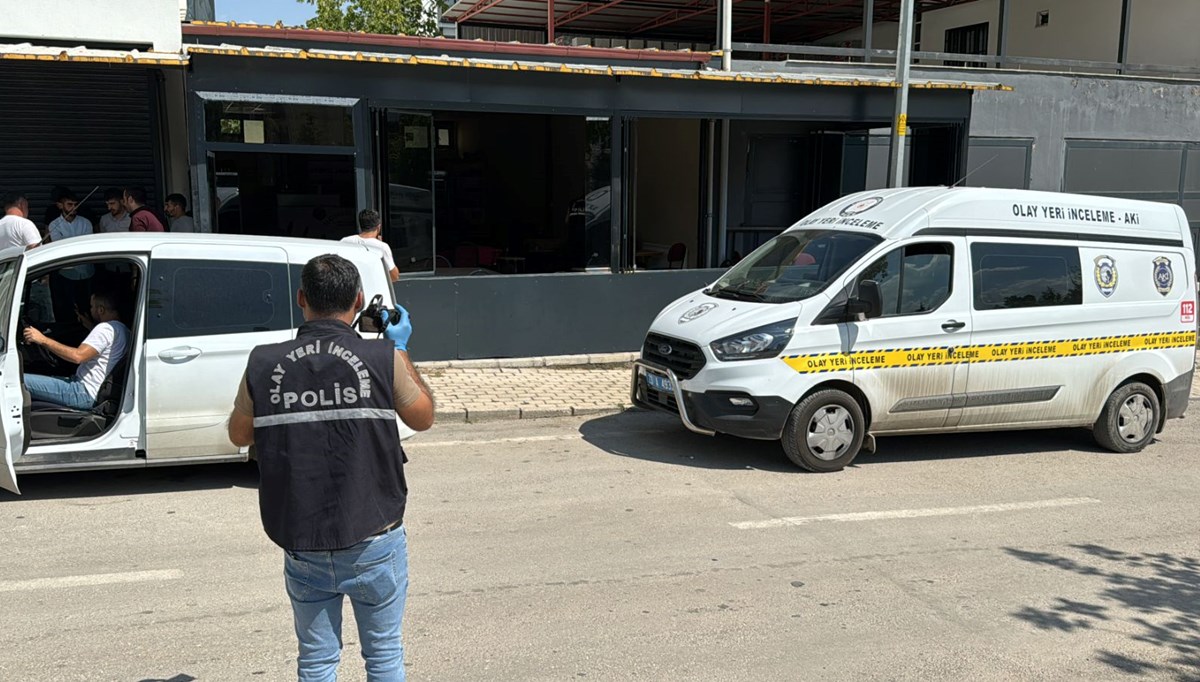 Elazığ'da çay ocağına silahlı saldırı: 2 yaralı Elazığ'da çay ocağına silahlı saldırı: 2 yaralı