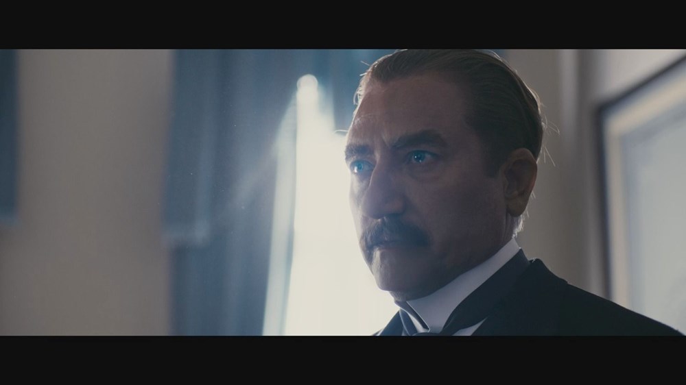 Yiğit Özşener'in Atatürk makyajı 5 saat sürdü - 9