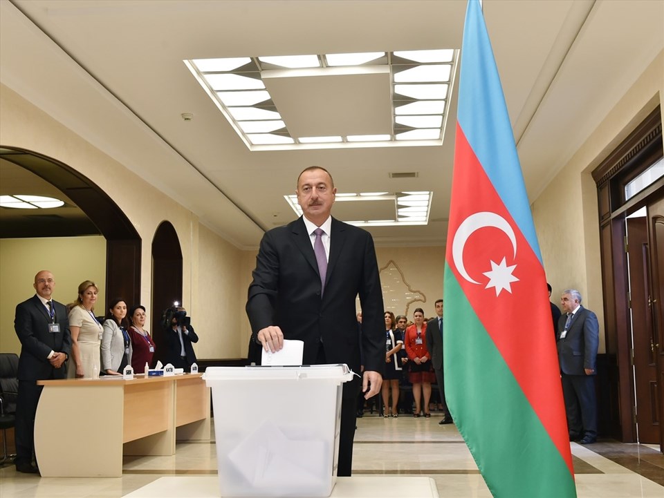 Azerbaycan anayasa değişikliği için sandık başında - 2