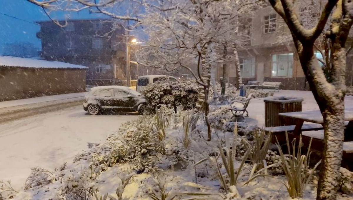 İstanbul’da beklenen kar yağışı başladı