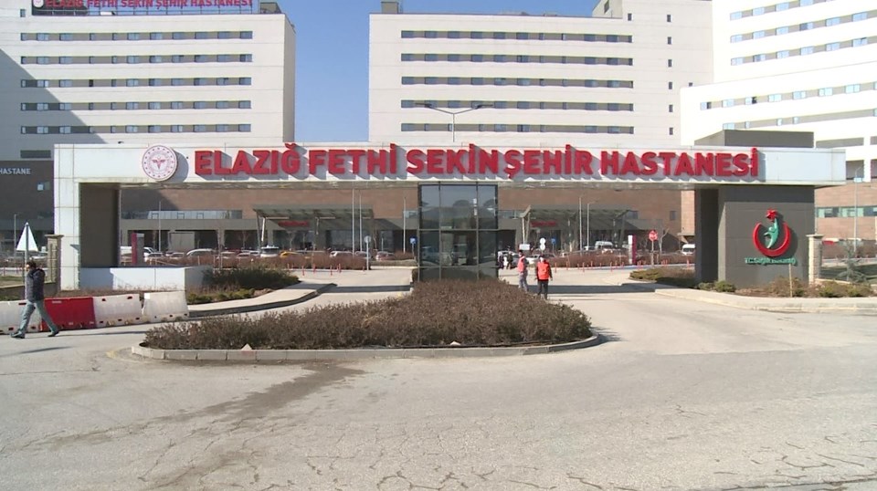 Fıstık ezme makinesine elini kaptıran çocuğun 5 parmağı koptu - 1