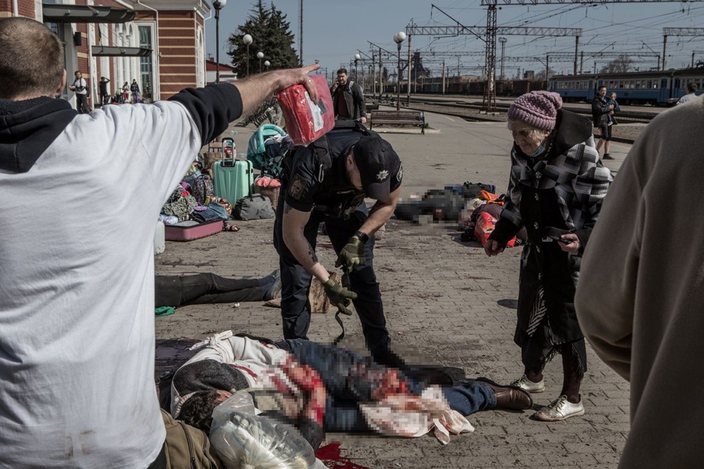 Rusya Ukrayna'da Kramatorsk tren garını vurdu: Olay yerinden fotoğraflar - 4
