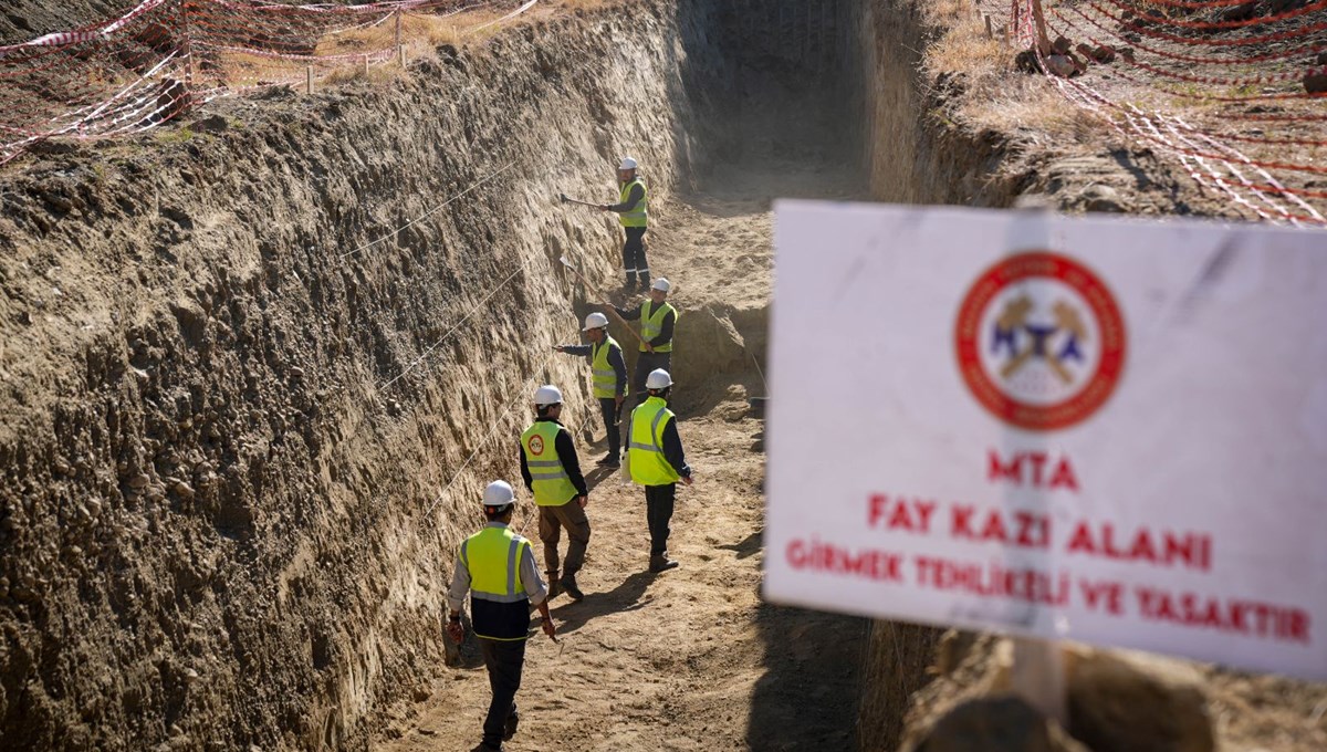 Deprem avcıları 25 diri fay yakaladı: 11 bin yıllık izler bile var