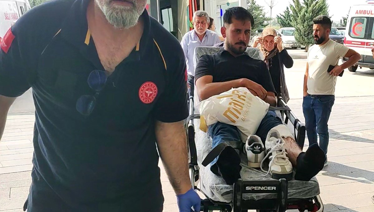 Bilettiği bıçakla koşarken başkasını yaraladı