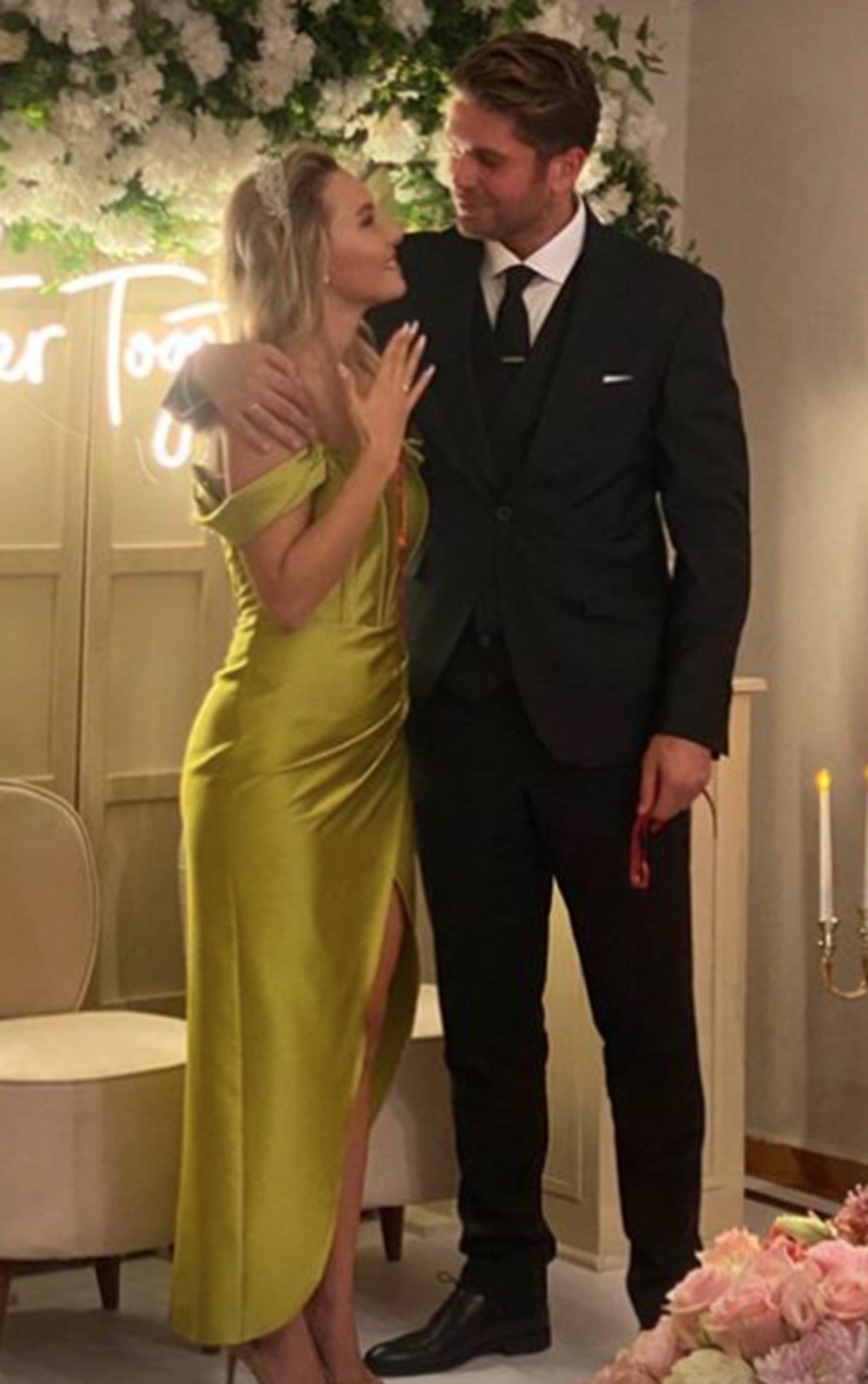 Survivor Mert Öcal ile Sude Burcu nişanlandı - 3