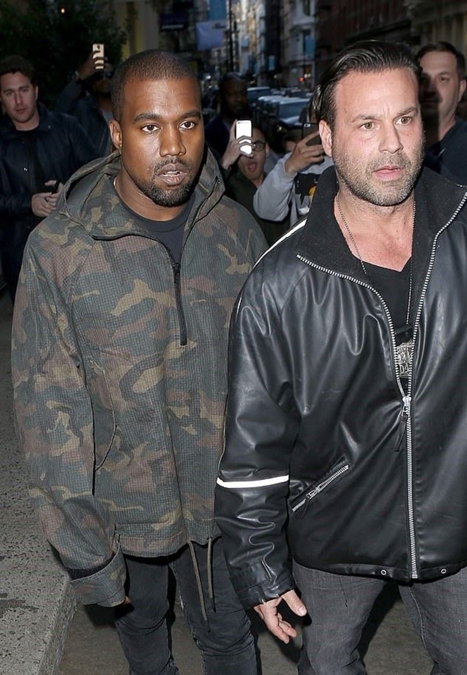 Kanye West'ten eski korumaya 10 milyon dolar tehdidi - 1
