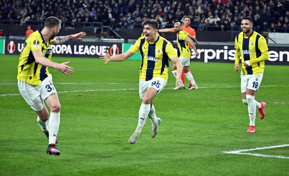 Premier Lig devi, Fenerbahçeli Yusuf Akçiçek için Kadıköy'de - 1