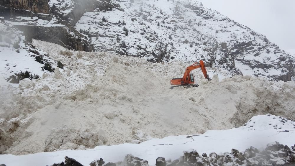 Doğuda kar esareti: Van-Çatak Karayolu’nda 10 bölgeye çığ
düştü - 6