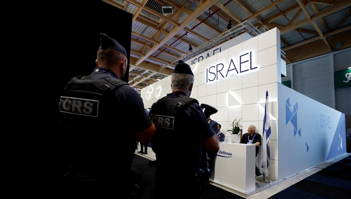 Fransa, İsrail'in Paris Airshow'daki stantlarını kapattı