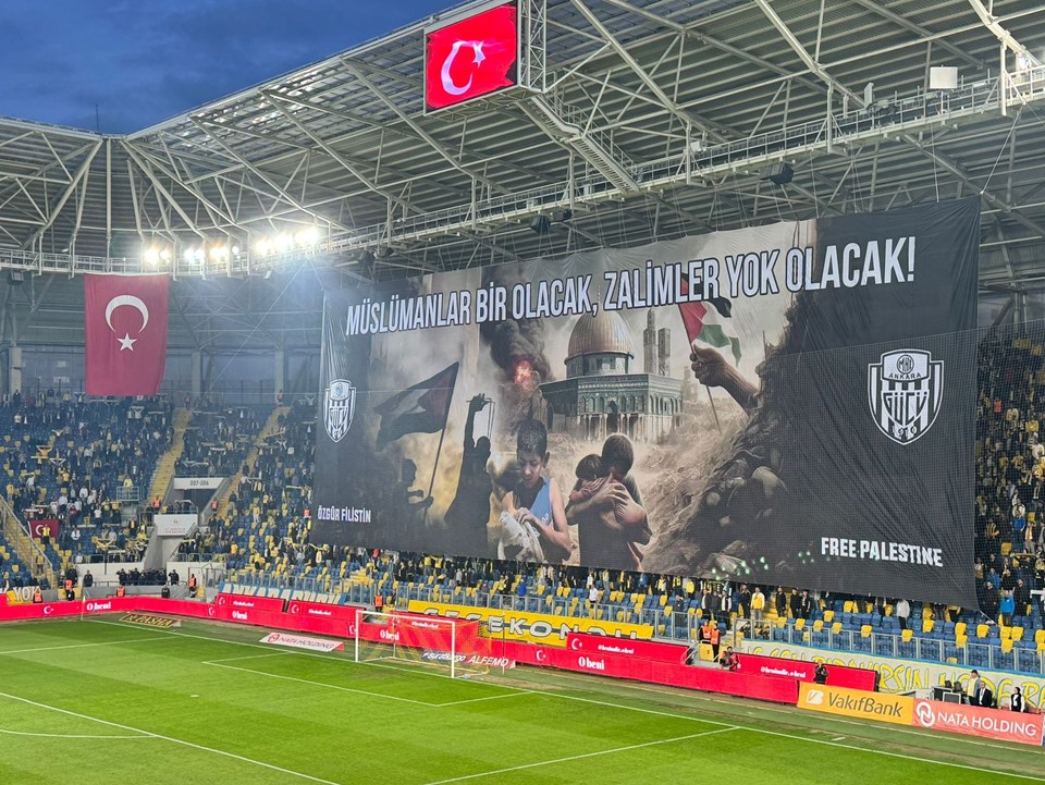 MKE Ankaragücü taraftarından Filistin'e destek koreografisi - 1