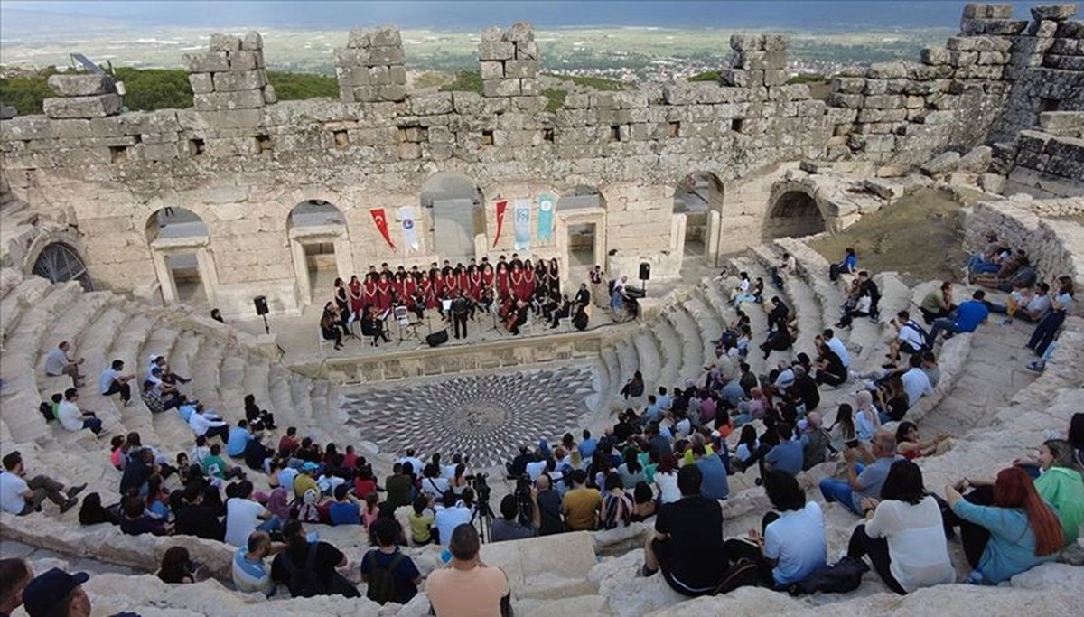 Kibyra Antik Kenti'nde 'Medeniyetler Arası Müzik Mozaiği' konseri