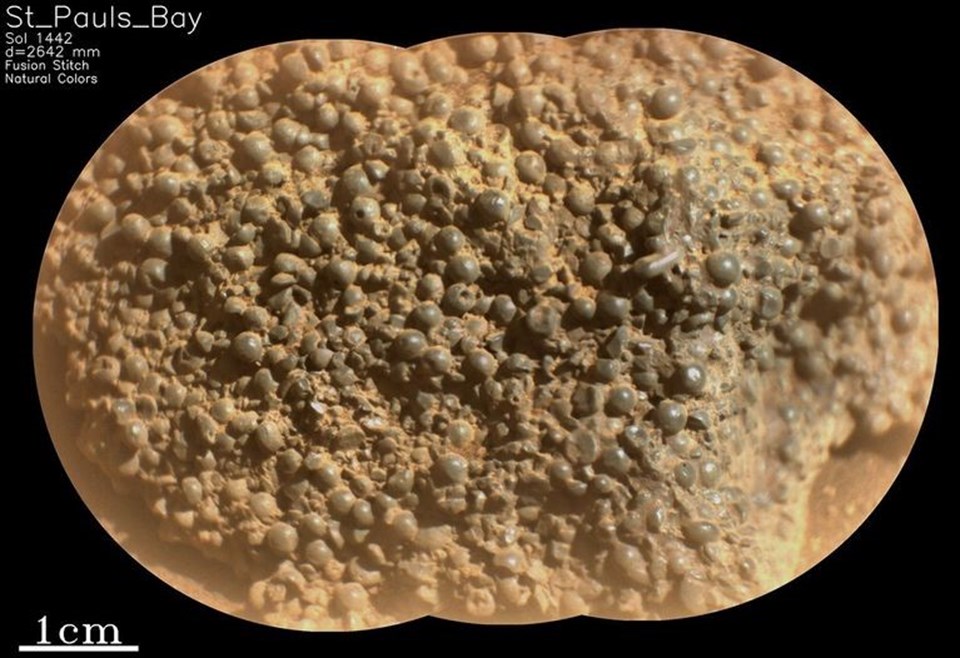 NASA ogłosiła zdjęciem: Tajemnicze kule odkryte na Marsie - 1