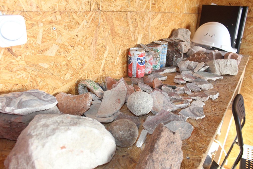 Ünye Kalesi’nin dehlizlerinde sikke, çömlek ve gülleler bulundu - 4