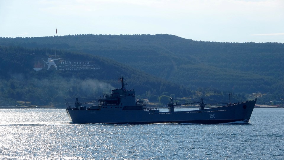 Rus savaş gemisi "Saratov" Karadeniz’e doğru yol aldı - 1
