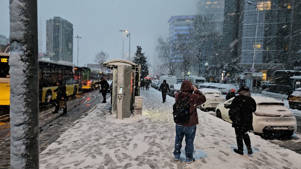 İstanbul'da kar yağışı kaç gün daha sürecek? Yarın ve Cumartesi için uyarı - 3