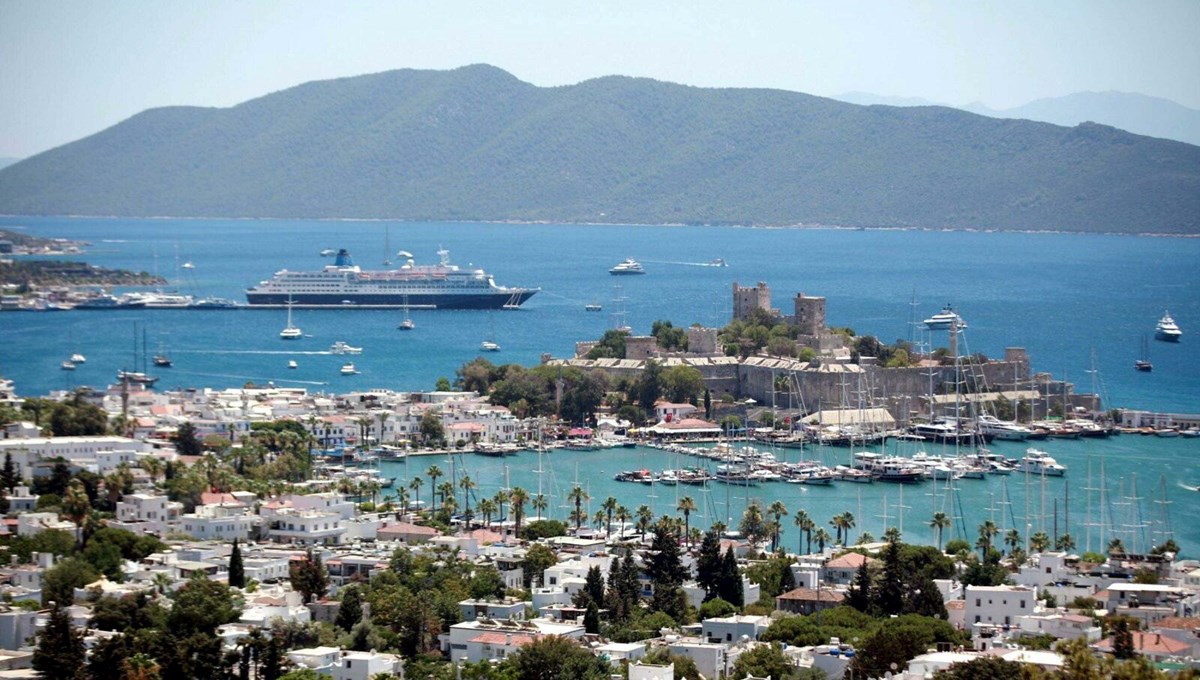 Bodrum'da sahilde baş kısmı olmayan erkek cesedi bulundu