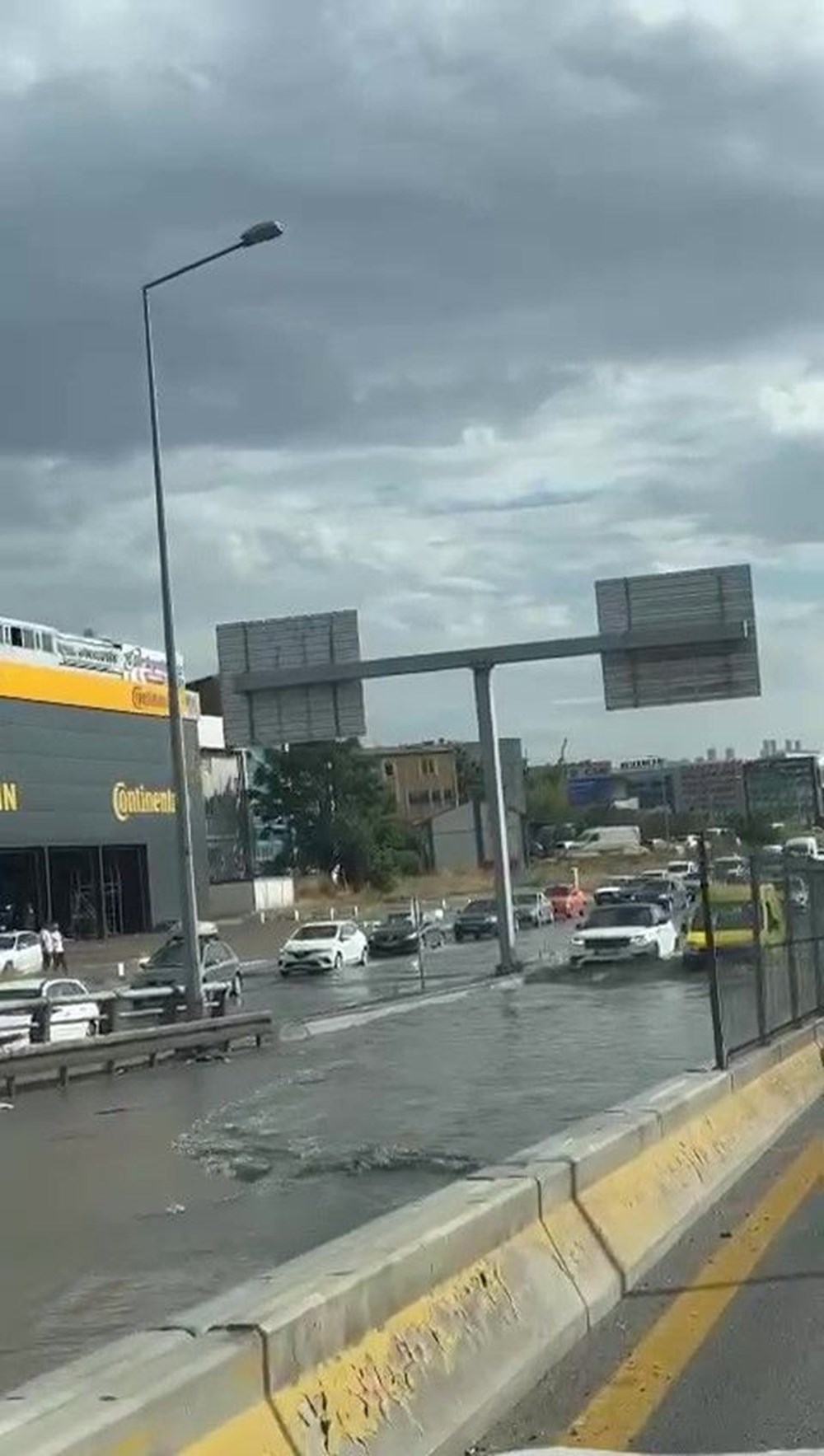 Ankara’da sağanak: Yollar göle döndü - 3