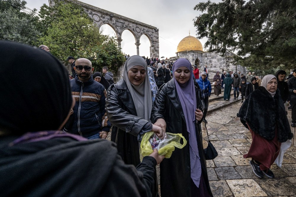 Mescid-i Aksa'da bayram sabahı | 60 bin Müslüman namaz kıldı - 15