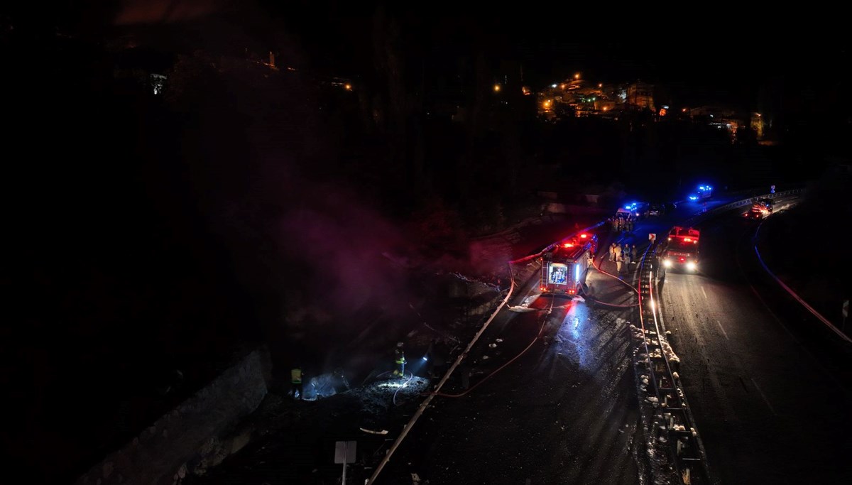 Devrilen tanker alev aldı: Sürücünün feci sonu