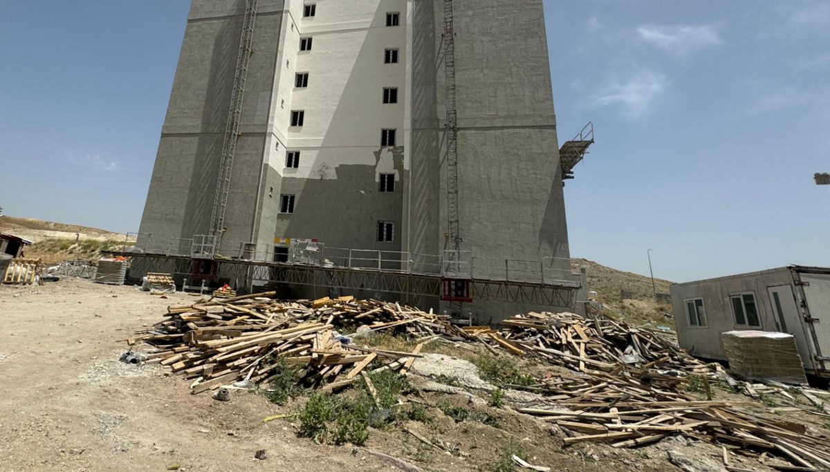 Ankara’da inşaat iskelesi çöktü: 4 yaralı