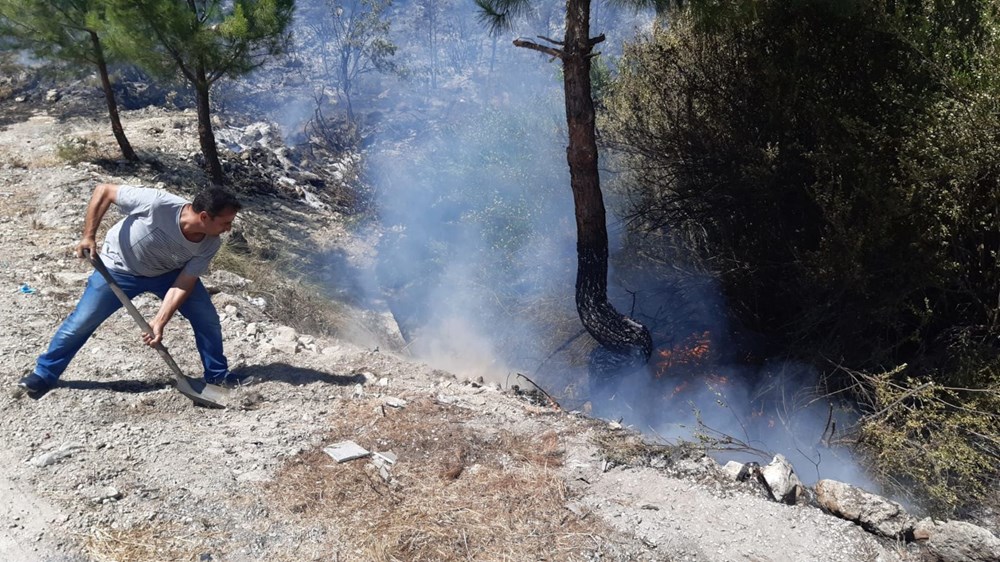 Antalya'da orman yangını: Karayolu ulaşıma kapatıldı - 10