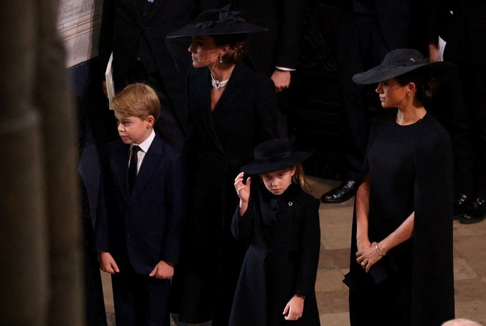 Meghan Markle ve Prens Harry Kraliçe'nin cenazesinde ikinci sırada - 10