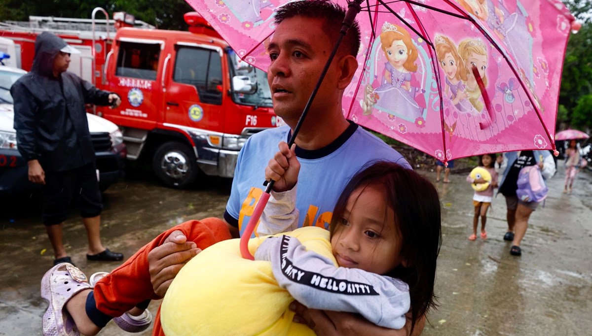 Filipinler'i tayfun vurdu: 2 bin 500 köye tahliye emri Filipinler'i tayfun vurdu: 2 bin 500 köye tahliye emri