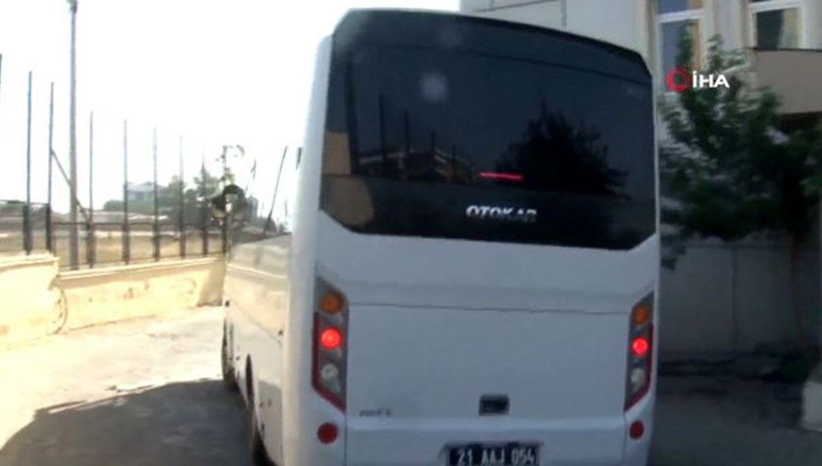 Narin cinayetinde kritik isim: İtirafçı Nevzat Bahtiyar tutuklandı, diğer şüpheliler adliyeye sevk edildi Narin cinayetinde kritik isim: İtirafçı Nevzat Bahtiyar tutuklandı, diğer şüpheliler adliyeye sevk edildi
