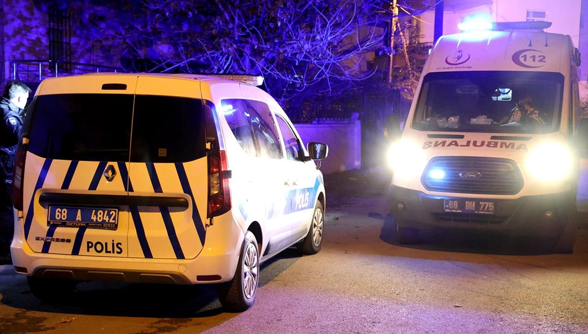 Aksaray'da tabancasını temizleyen polis 8 yaşındaki çocuğu vurdu Aksaray'da tabancasını temizleyen polis 8 yaşındaki çocuğu vurdu