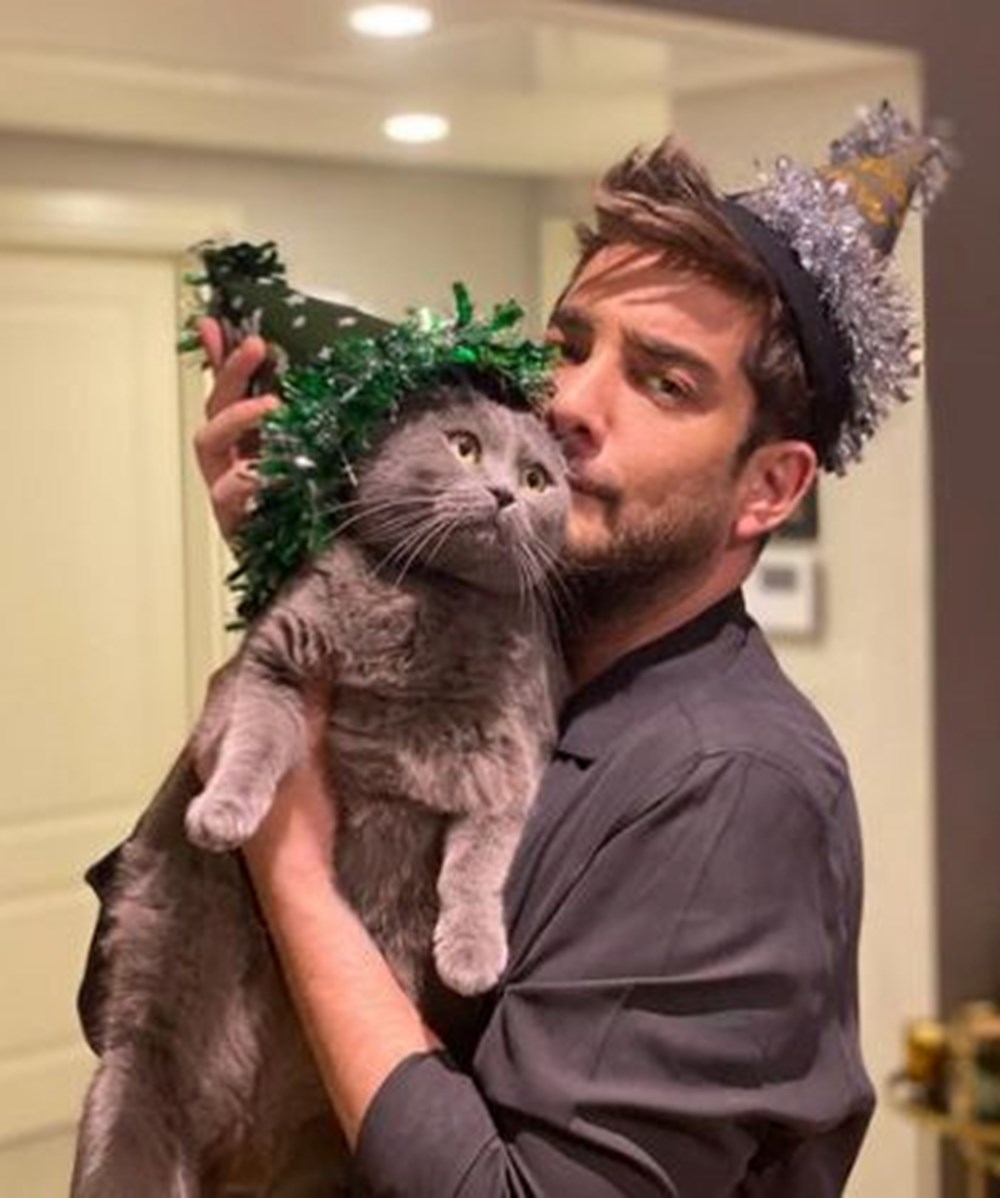 Ünlü isimlerden yeni yıl paylaşımları - 8