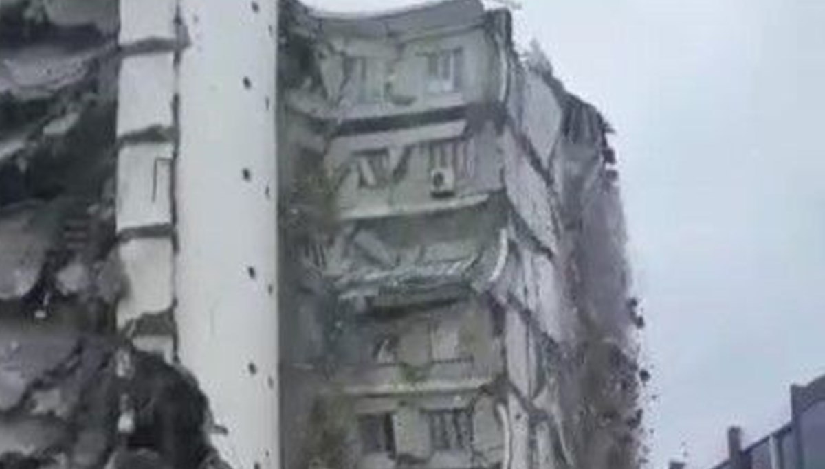Galeria Sitesi'nin son bloku yıkım sırasında çöktü Galeria Sitesi'nin son bloku yıkım sırasında çöktü