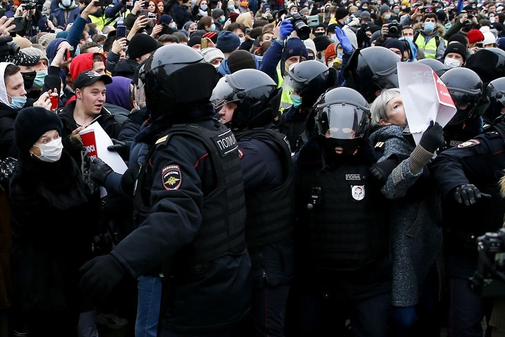 Navalny'nin çağrısının ardından Rusya'da sokaklar karıştı: 2 binden fazla kişi gözaltında - 36