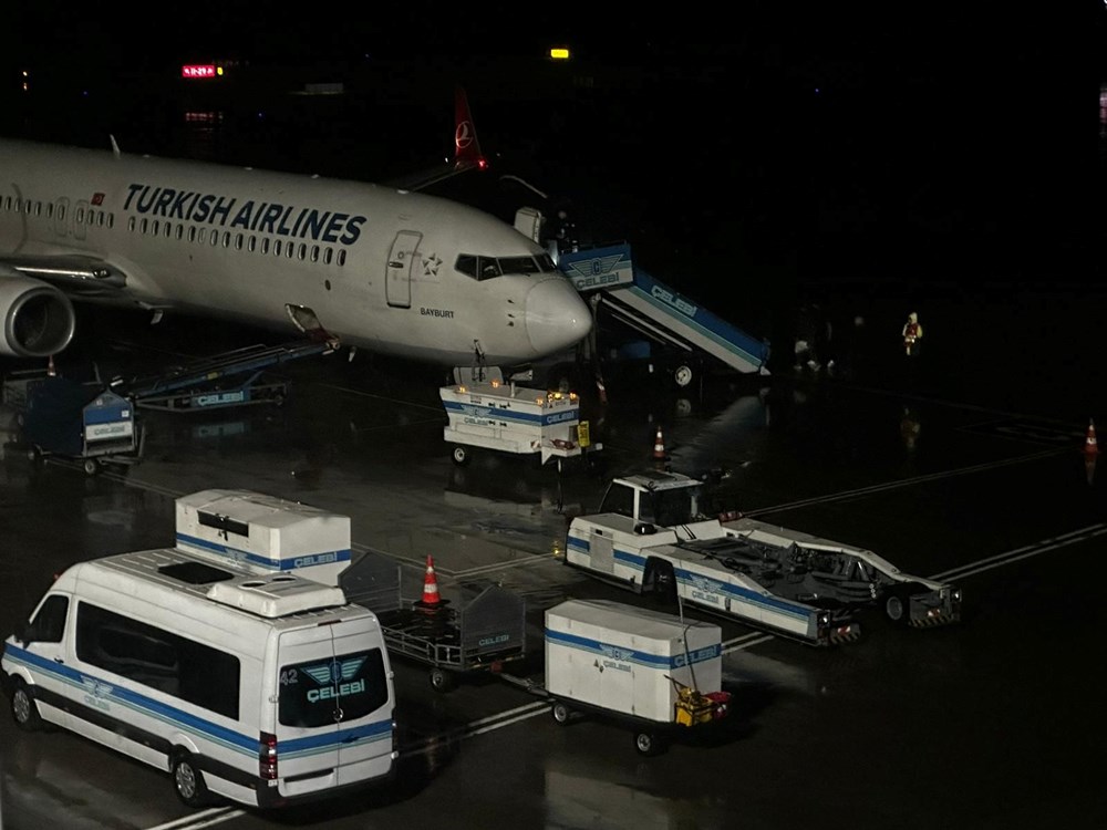 'Yanan uçak fotoğrafı' uçuş erteletti: 1 gözaltı - 4