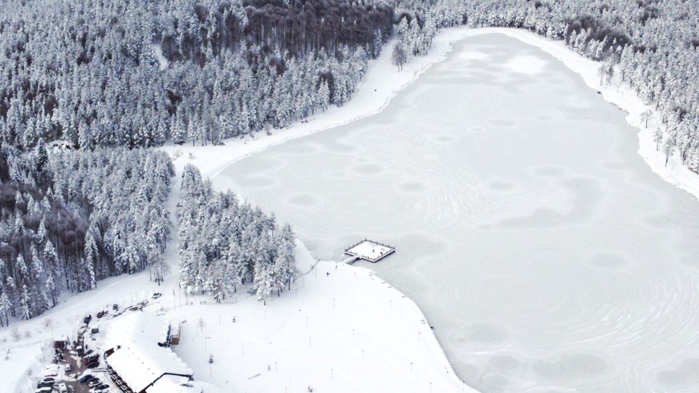 Düzce'deki Topuk Yaylası Göleti buz tuttu - 7