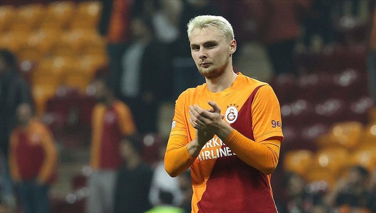 Galatasaray'ın yıldızı Victor Nelsson baba oldu Galatasaray'ın yıldızı Victor Nelsson baba oldu