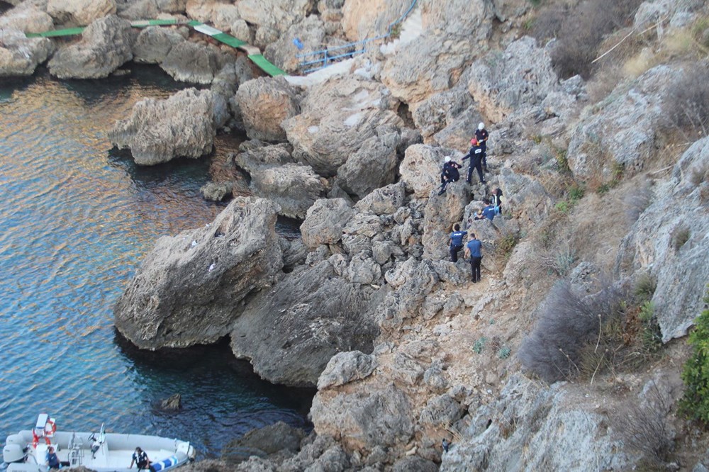 Falezlerde 300 kilogramlık kayanın altında feci ölüm - 10