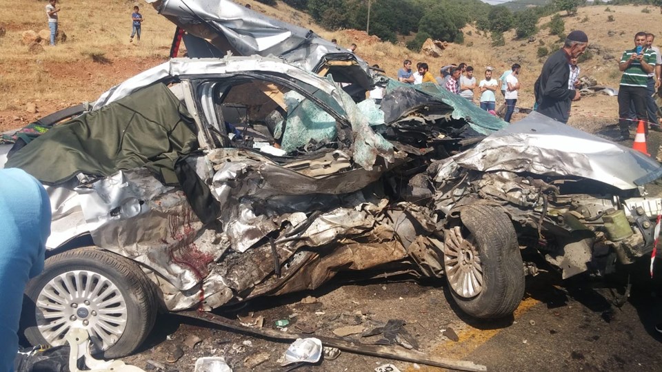 Bingöl'de feci kaza: 8 ölü, 7 yaralı - 1