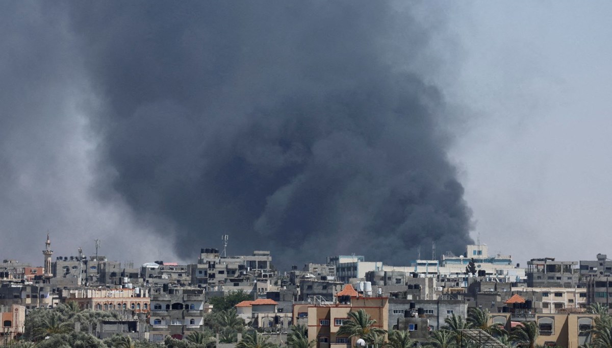 İsrail, Refah'ta çadır kampı bombaladı: 40 Filistinli öldü