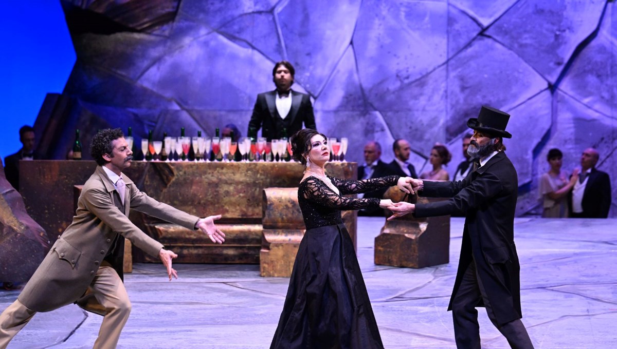 La Traviata operası sanatseverlerle buluşuyor: 