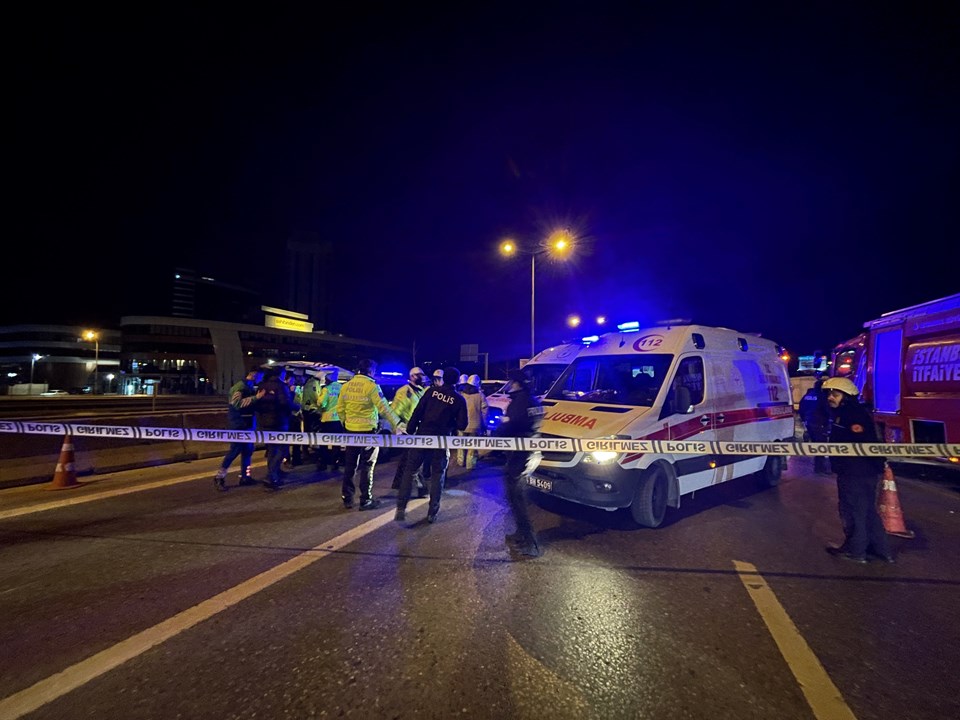 Kadıköy D-100'de kaza: 1 ölü, 1 yaralı - 2