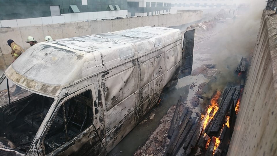Maltepe'de araç yangını - 1