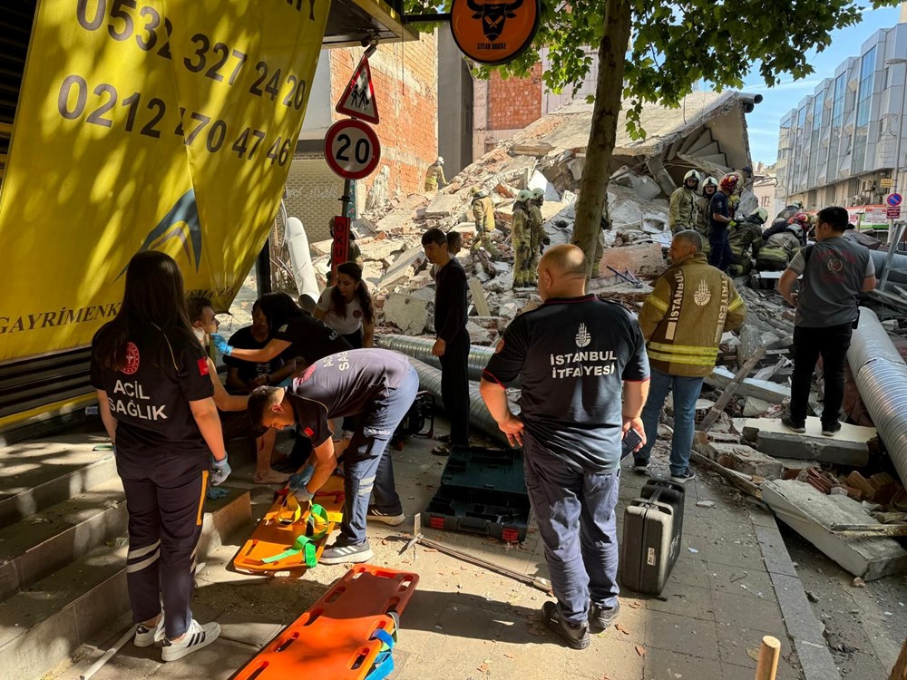 SON DAKİKA HABERİ | İstanbul Küçükçekmece'de bina çöktü: 1 kişi öldü, 2'si ağır 8 kişi yaralandı - 7