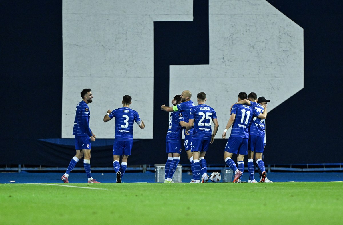 Dinamo Zagreb takımı, Fenerbahçe karşısında atılan golün sevincini böyle yaşadı.